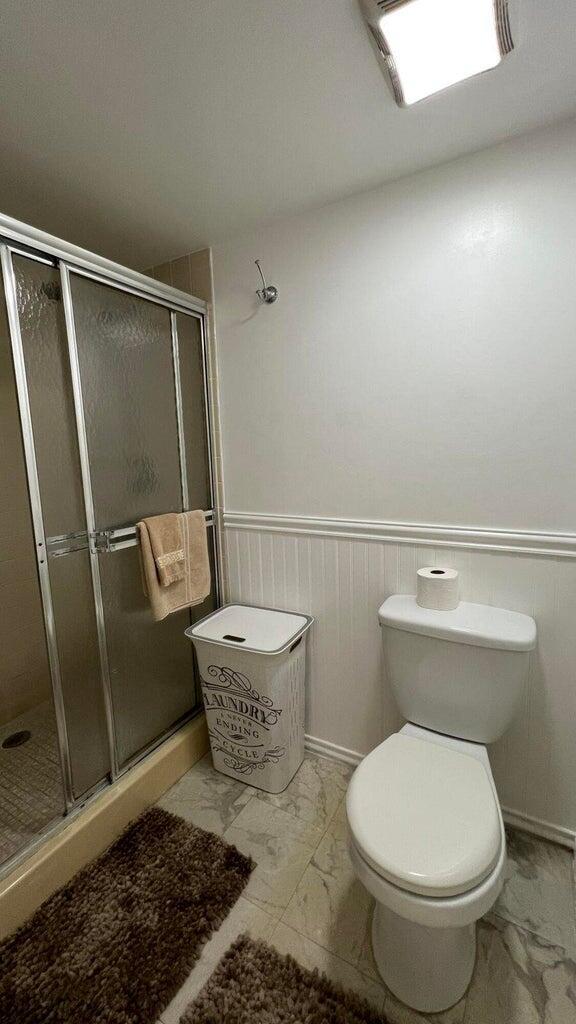 6097 Balboa Circle 303