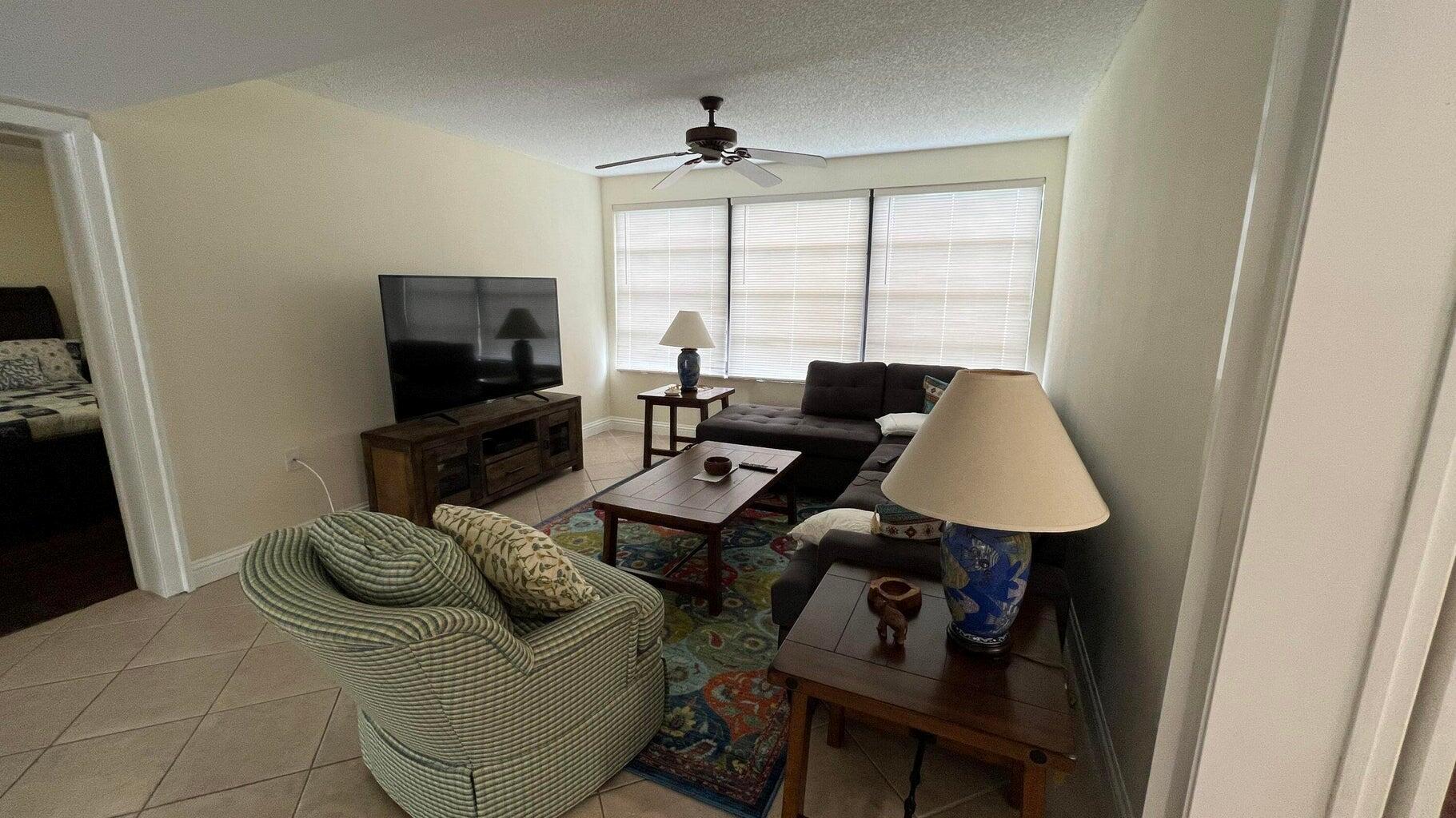 6097 Balboa Circle 303