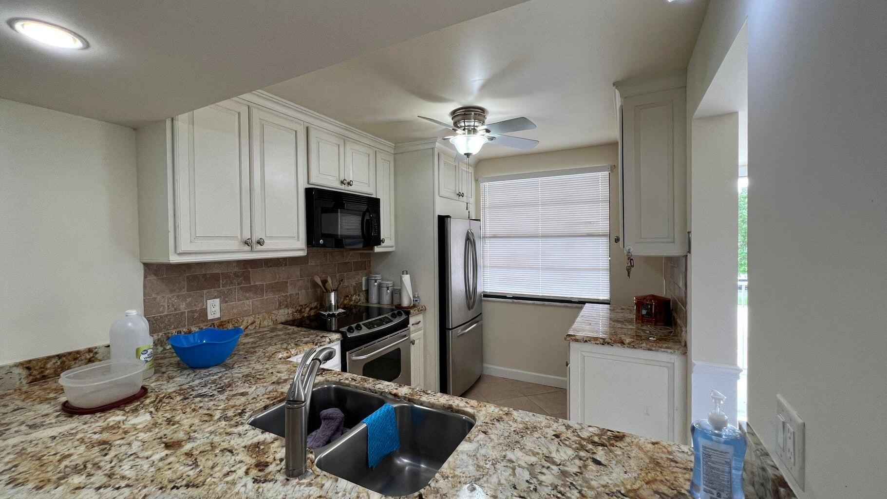 6097 Balboa Circle 303
