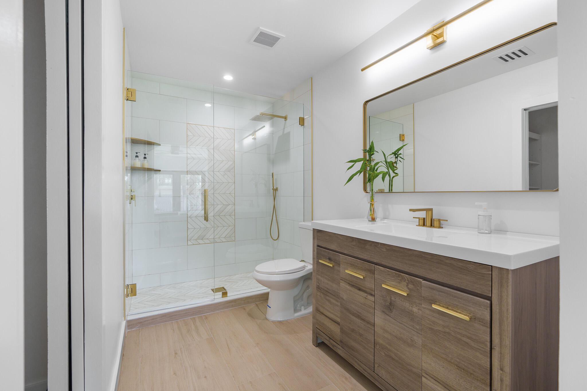 303 De Carie Street