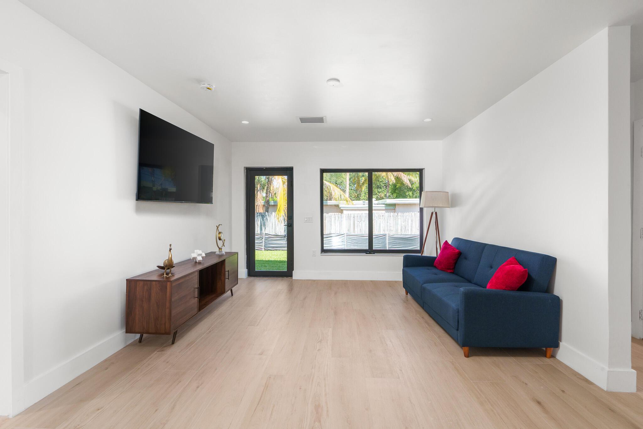 303 De Carie Street