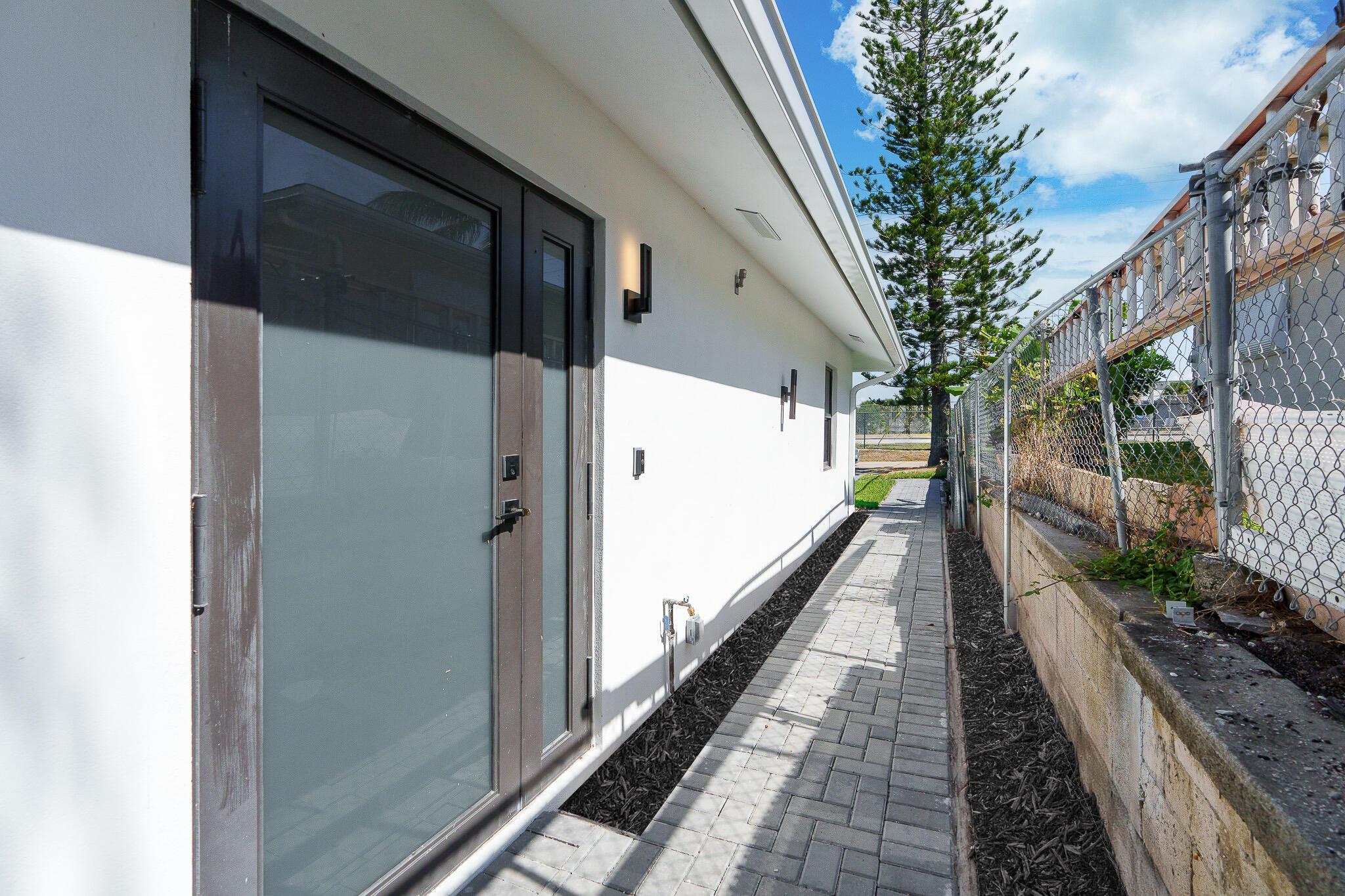 303 De Carie Street