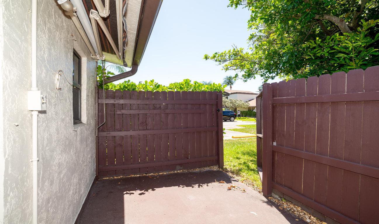 3200 NW 5th Terrace 4