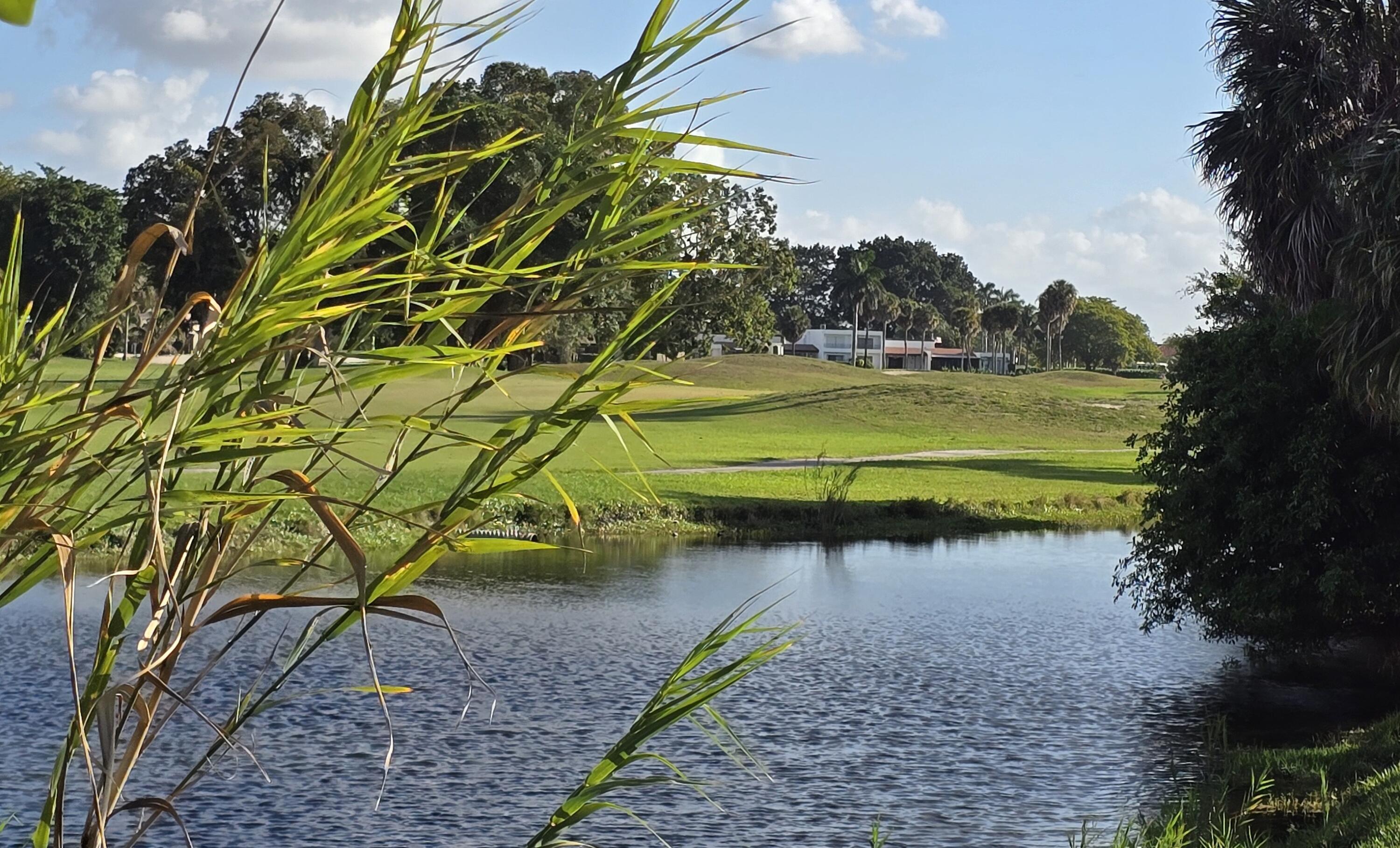 19811 W Oakmont Drive