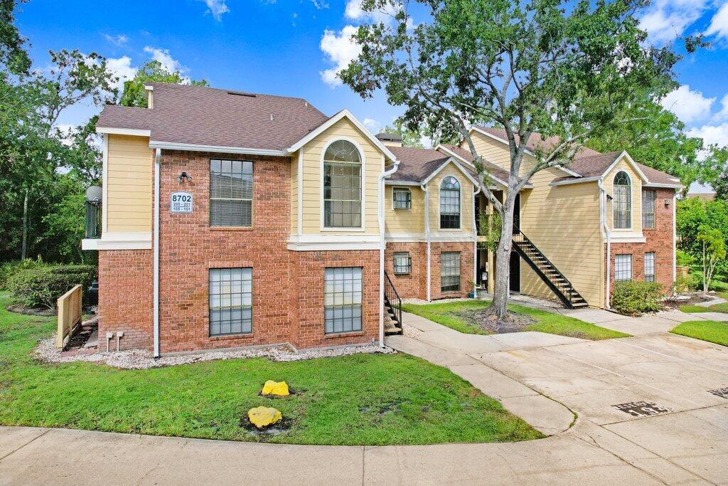 8702 Mallard Reserve Drive 202