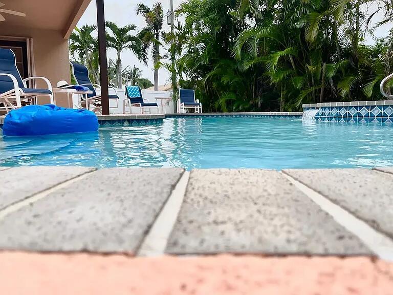 7689 W Country Club Boulevard