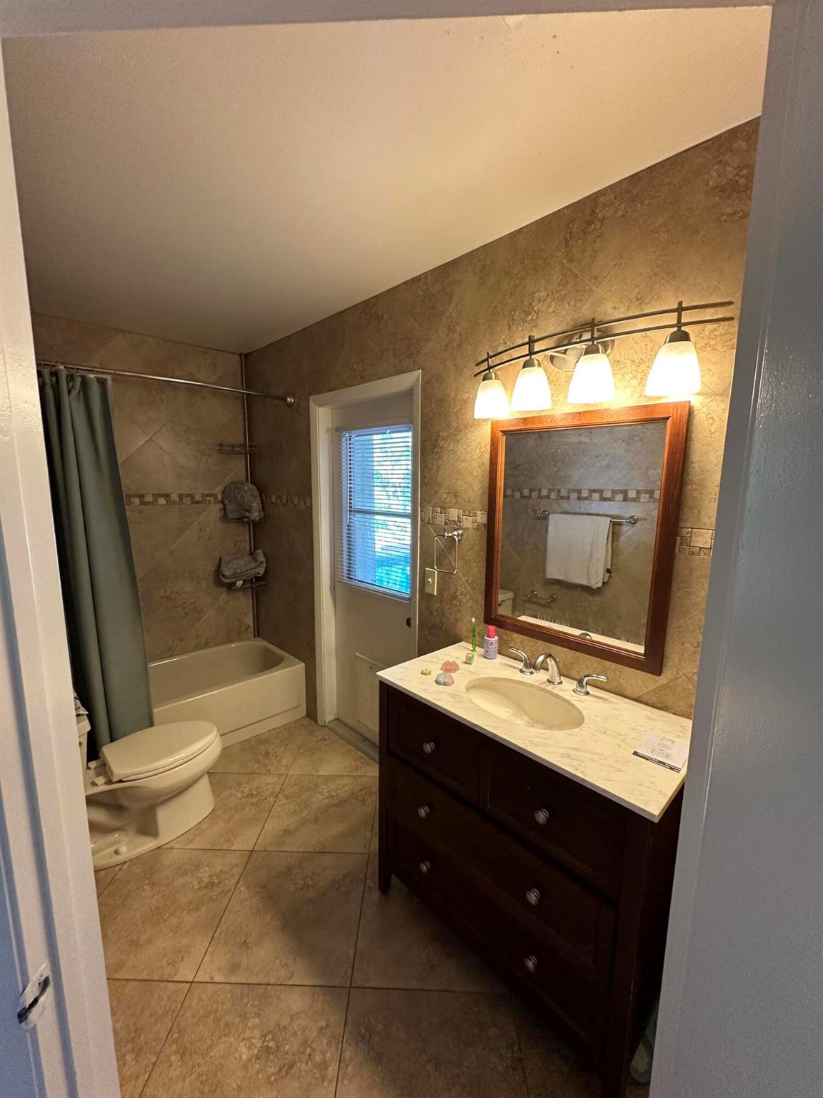 7689 W Country Club Boulevard