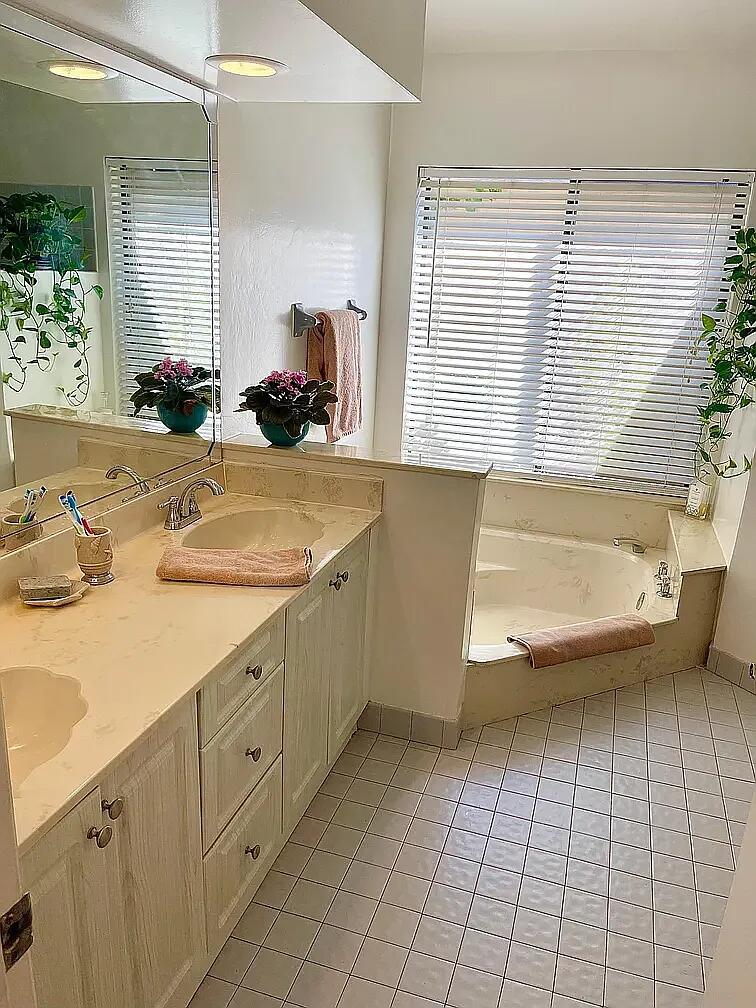 7689 W Country Club Boulevard