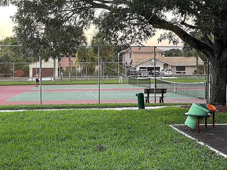 7689 W Country Club Boulevard