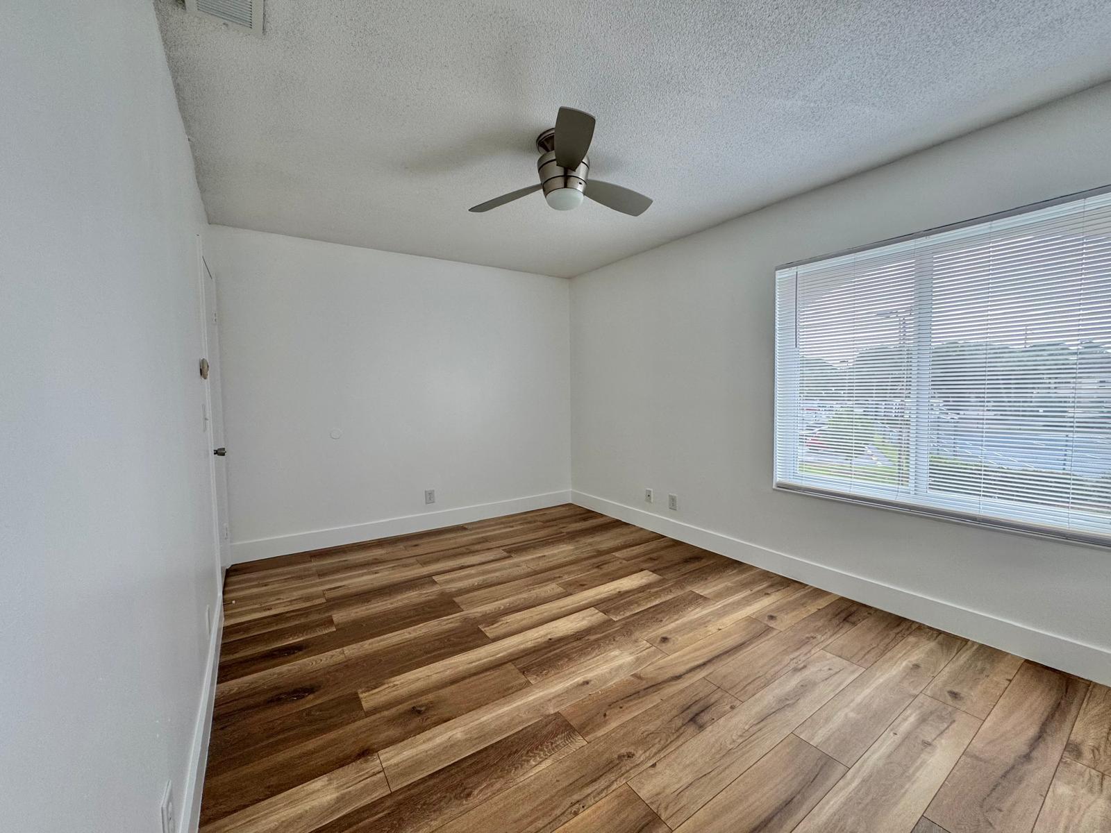 815 W Boynton Beach Boulevard 15-206