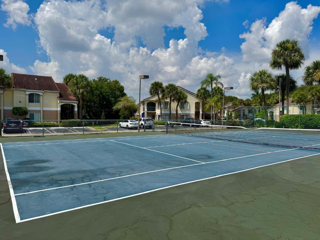 815 W Boynton Beach Boulevard 15-206