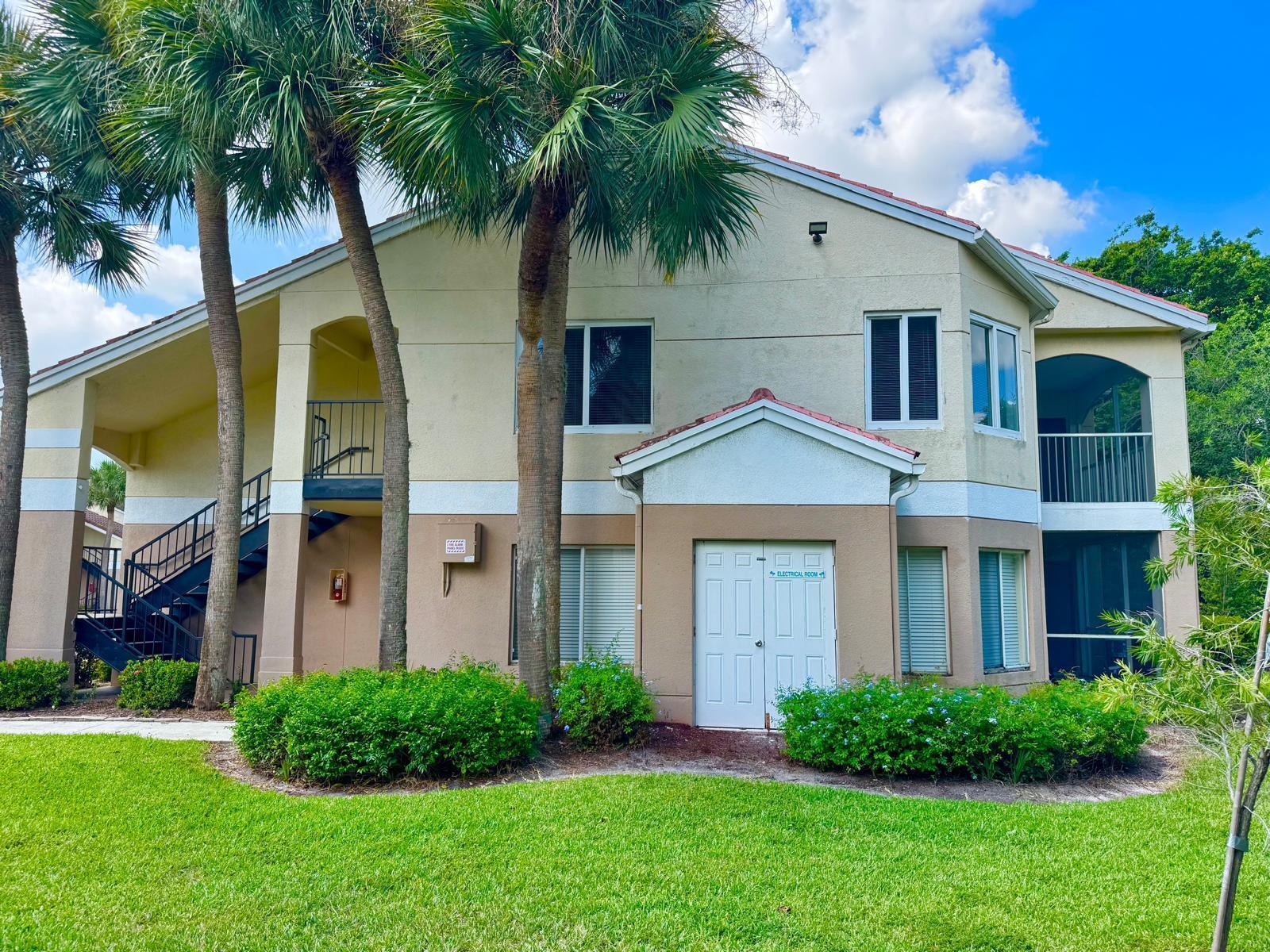 815 W Boynton Beach Boulevard 15-206