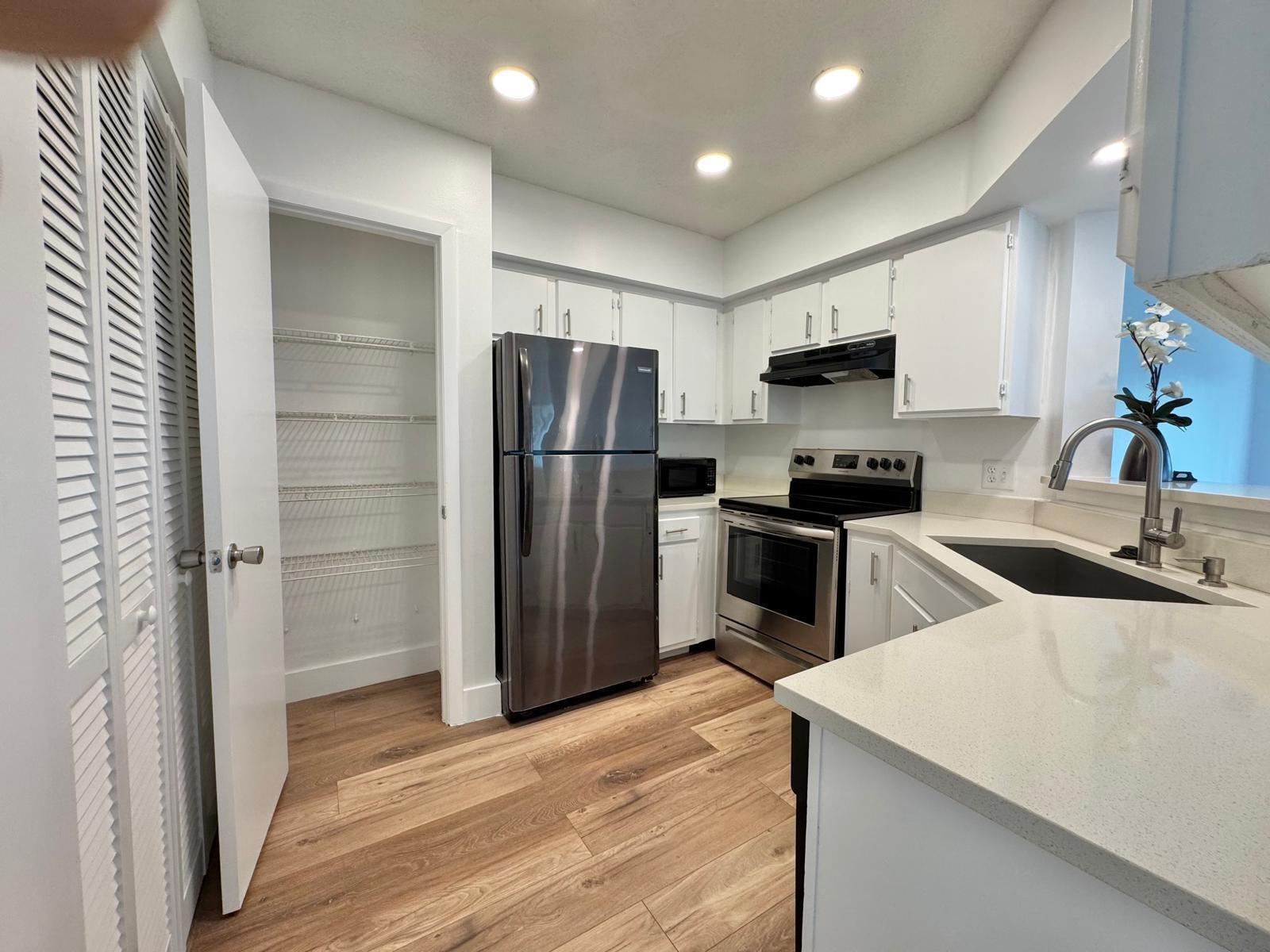 815 W Boynton Beach Boulevard 15-206