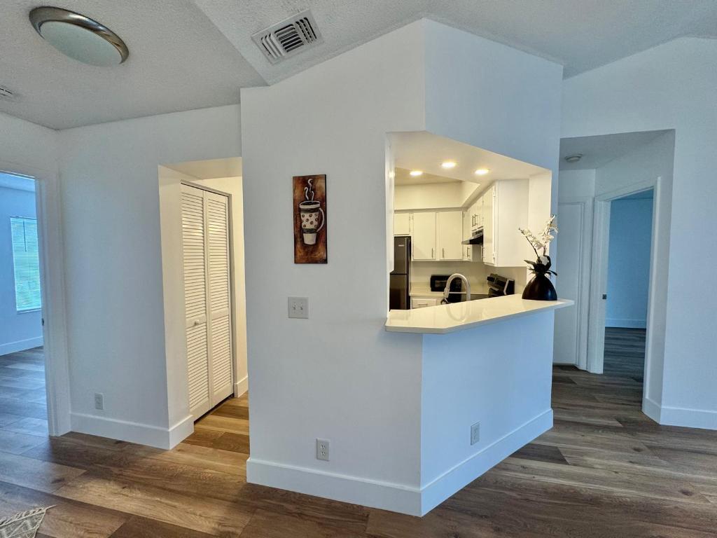 815 W Boynton Beach Boulevard 15-206