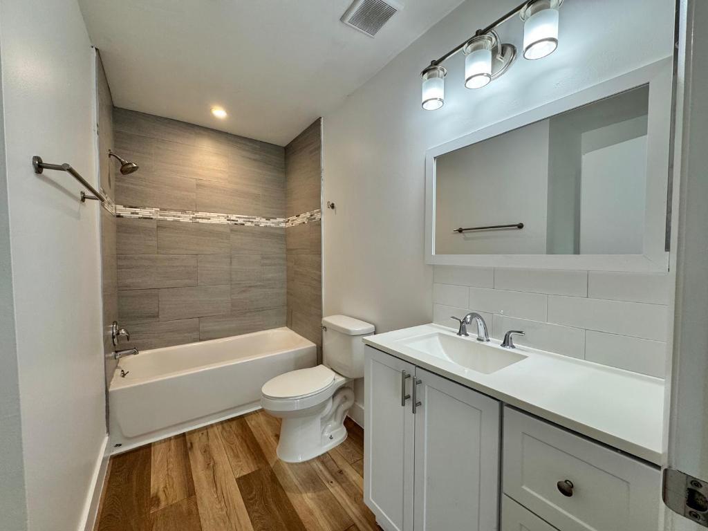 815 W Boynton Beach Boulevard 15-206