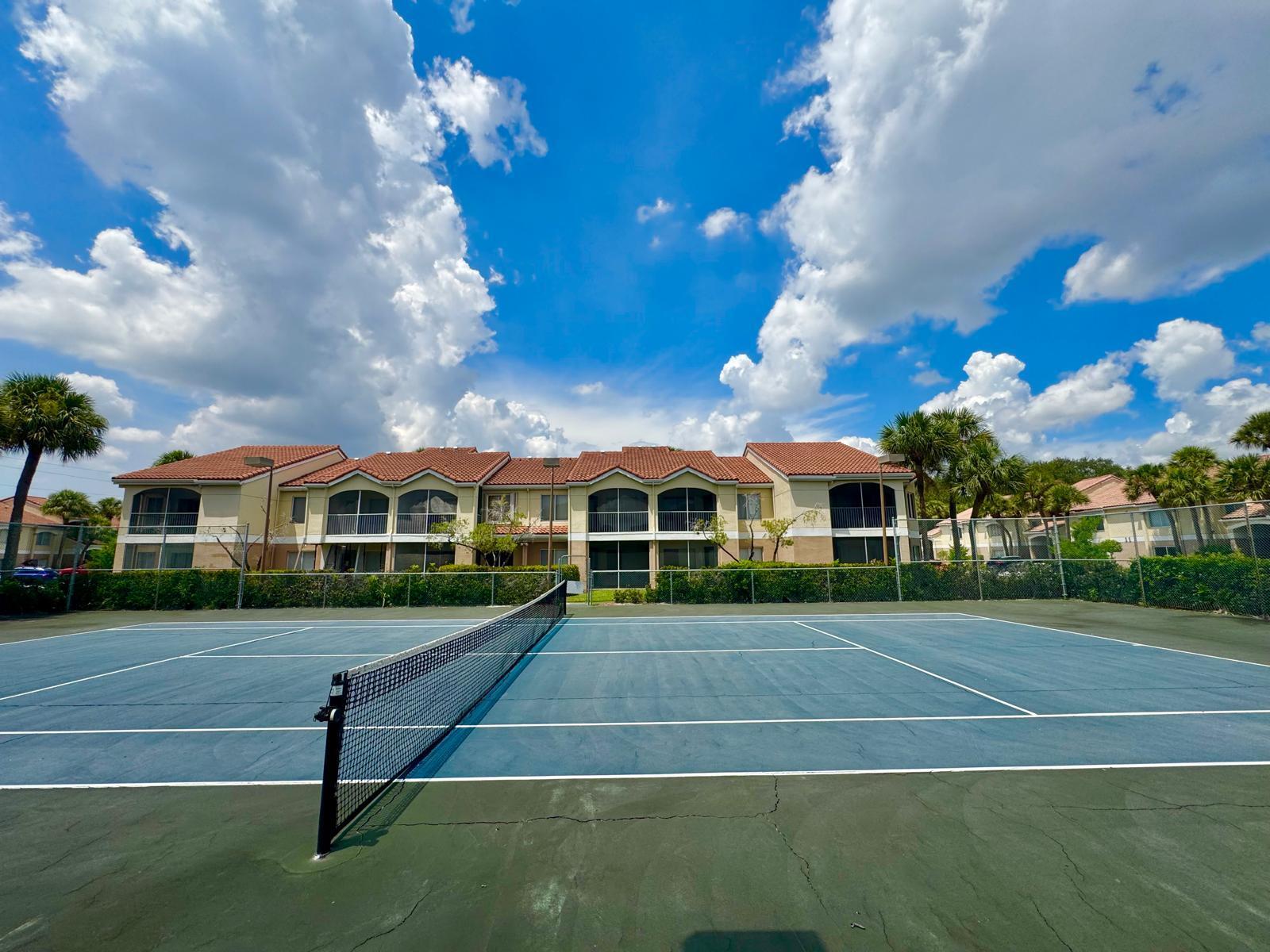 815 W Boynton Beach Boulevard 15-206