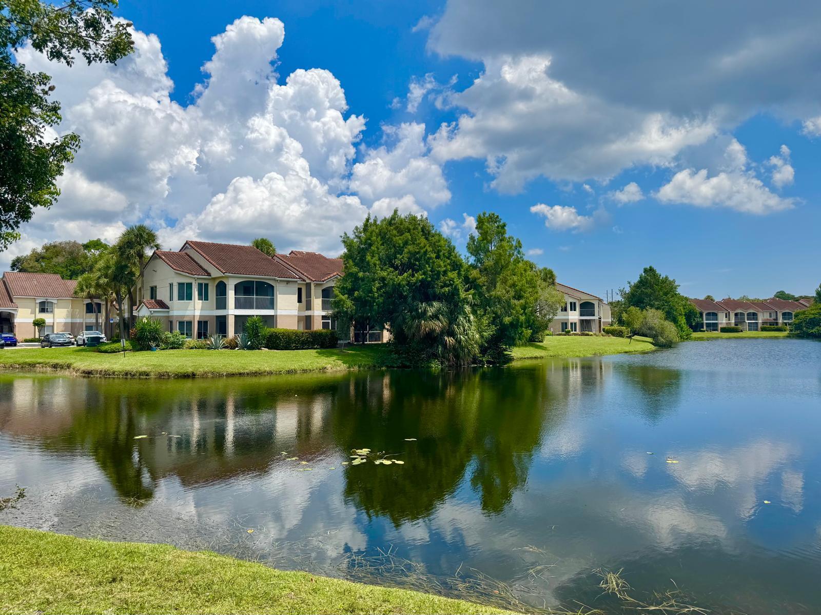 815 W Boynton Beach Boulevard 15-206