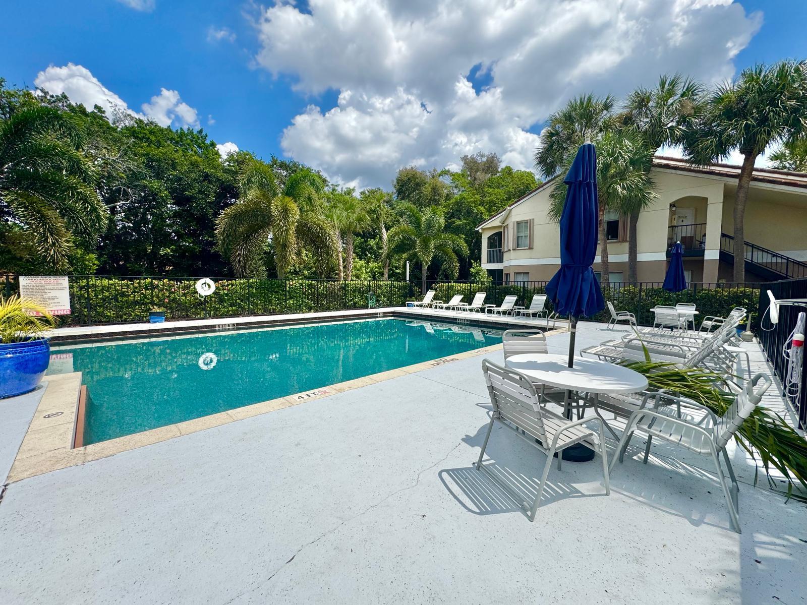 815 W Boynton Beach Boulevard 15-206