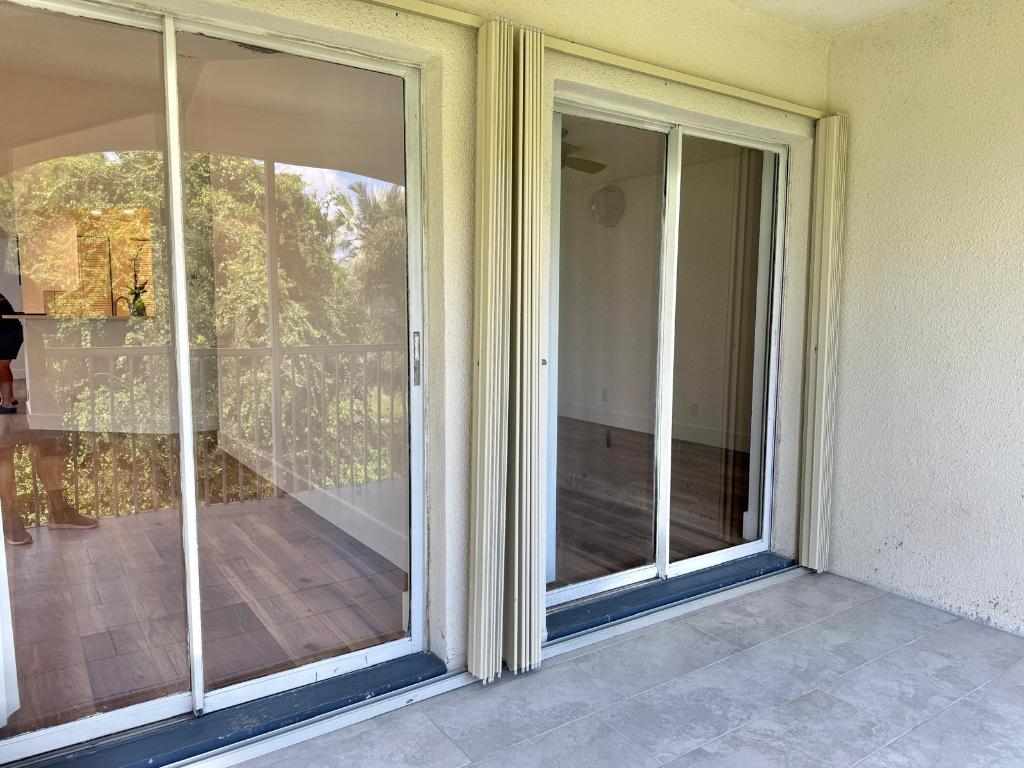 815 W Boynton Beach Boulevard 15-206