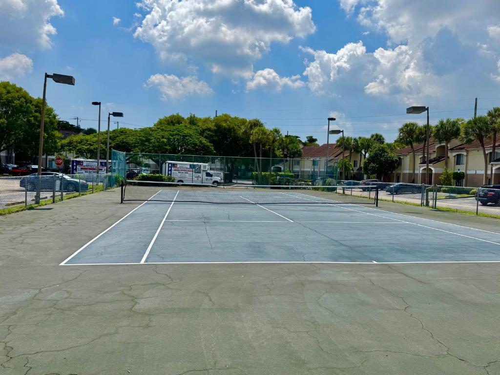 815 W Boynton Beach Boulevard 15-206