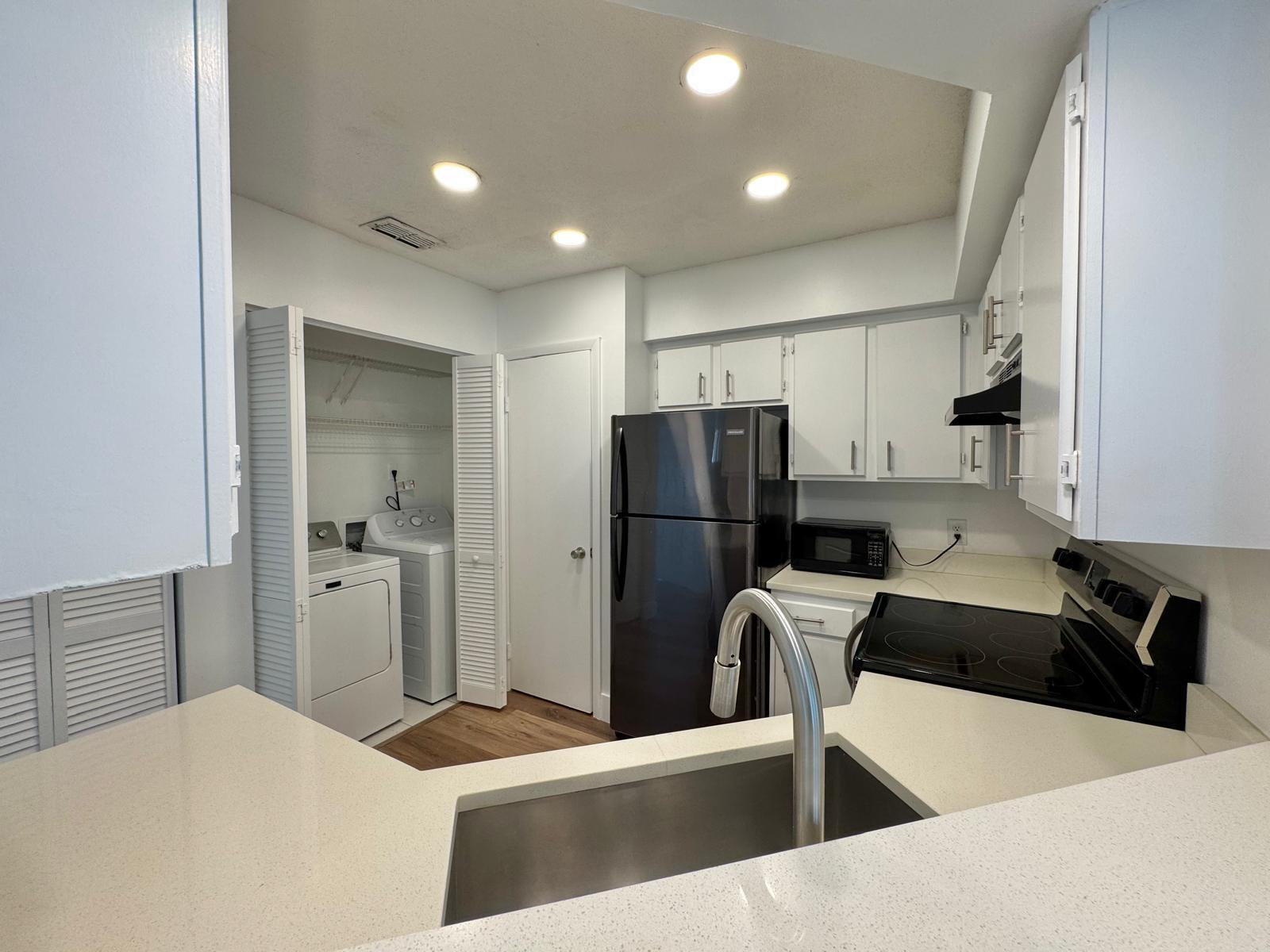 815 W Boynton Beach Boulevard 15-206