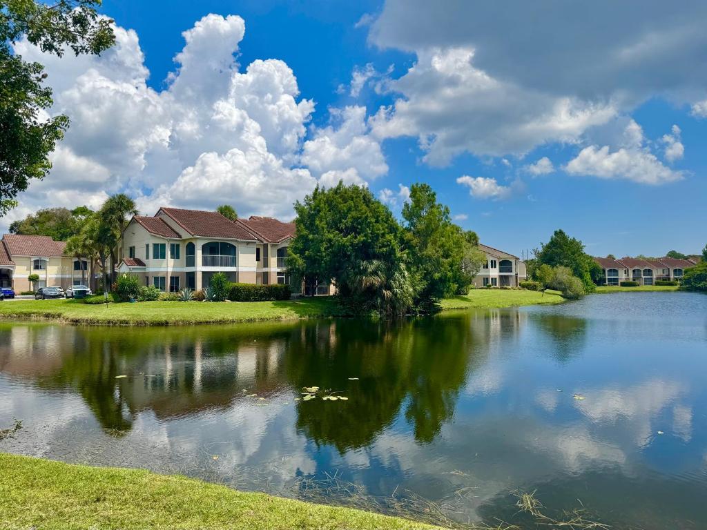 815 W Boynton Beach Boulevard 15-206