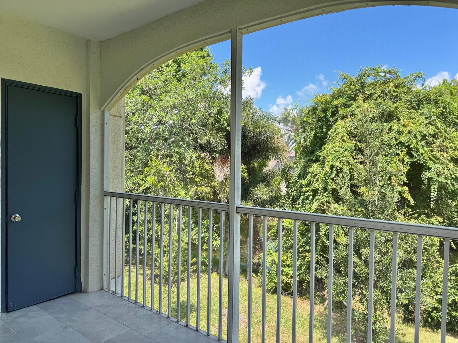815 W Boynton Beach Boulevard 15-206