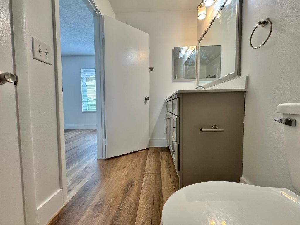 815 W Boynton Beach Boulevard 15-206