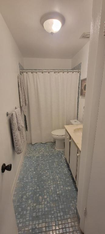 5550 Lakewood Circle A