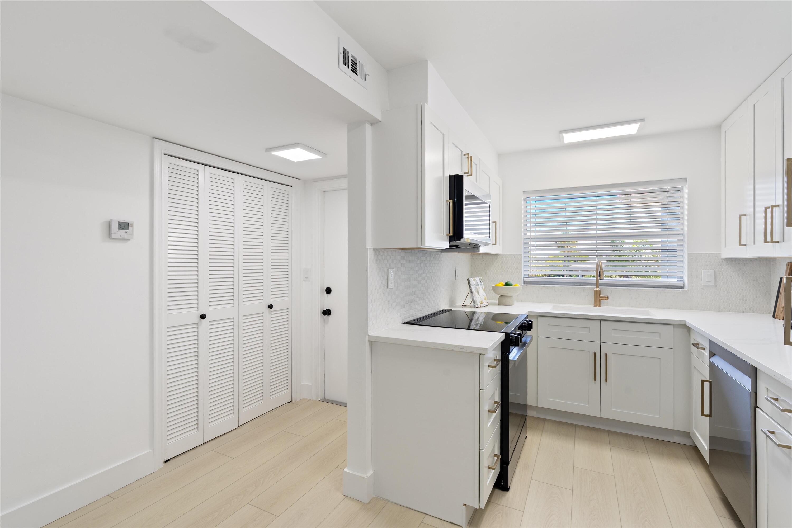 700 NE Harbour Terrace 3320