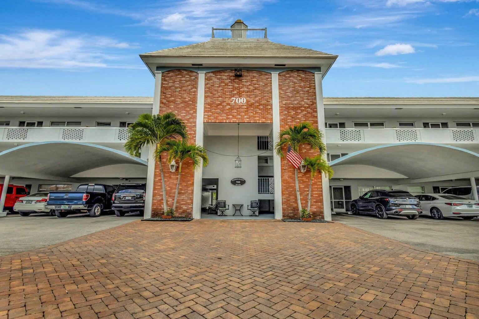 700 NE Harbour Terrace 3320