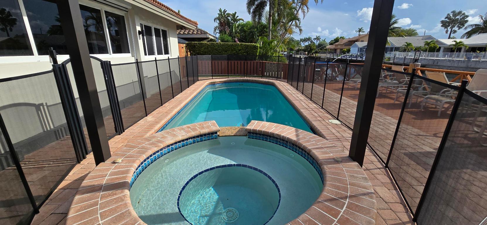 4011 NE 27th Terrace