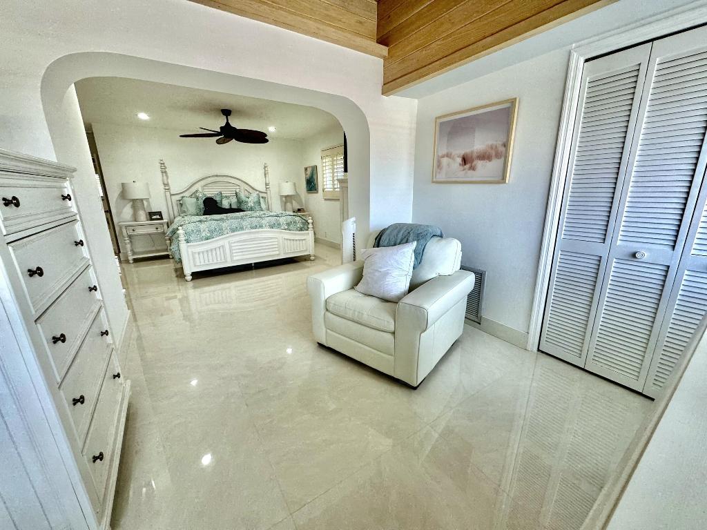 4011 NE 27th Terrace