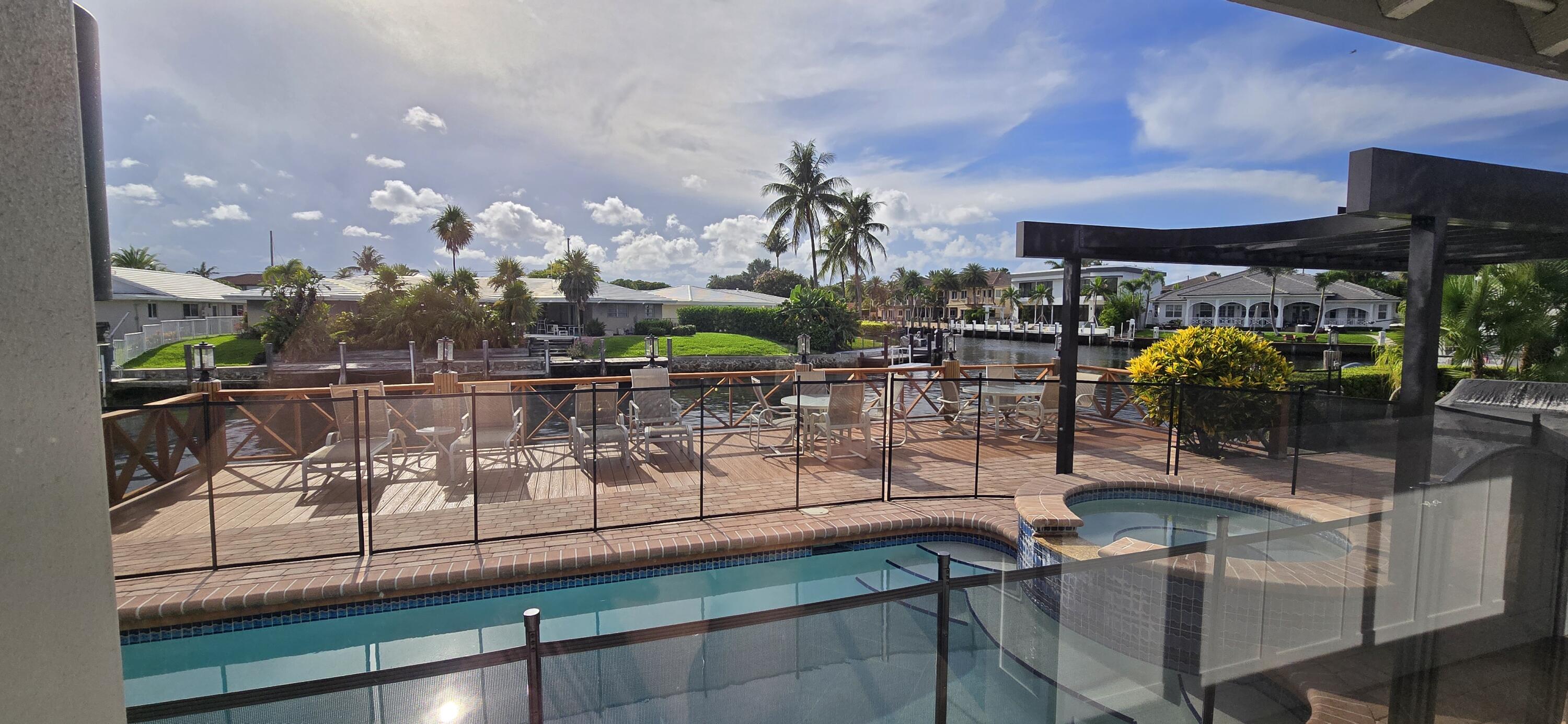 4011 NE 27th Terrace