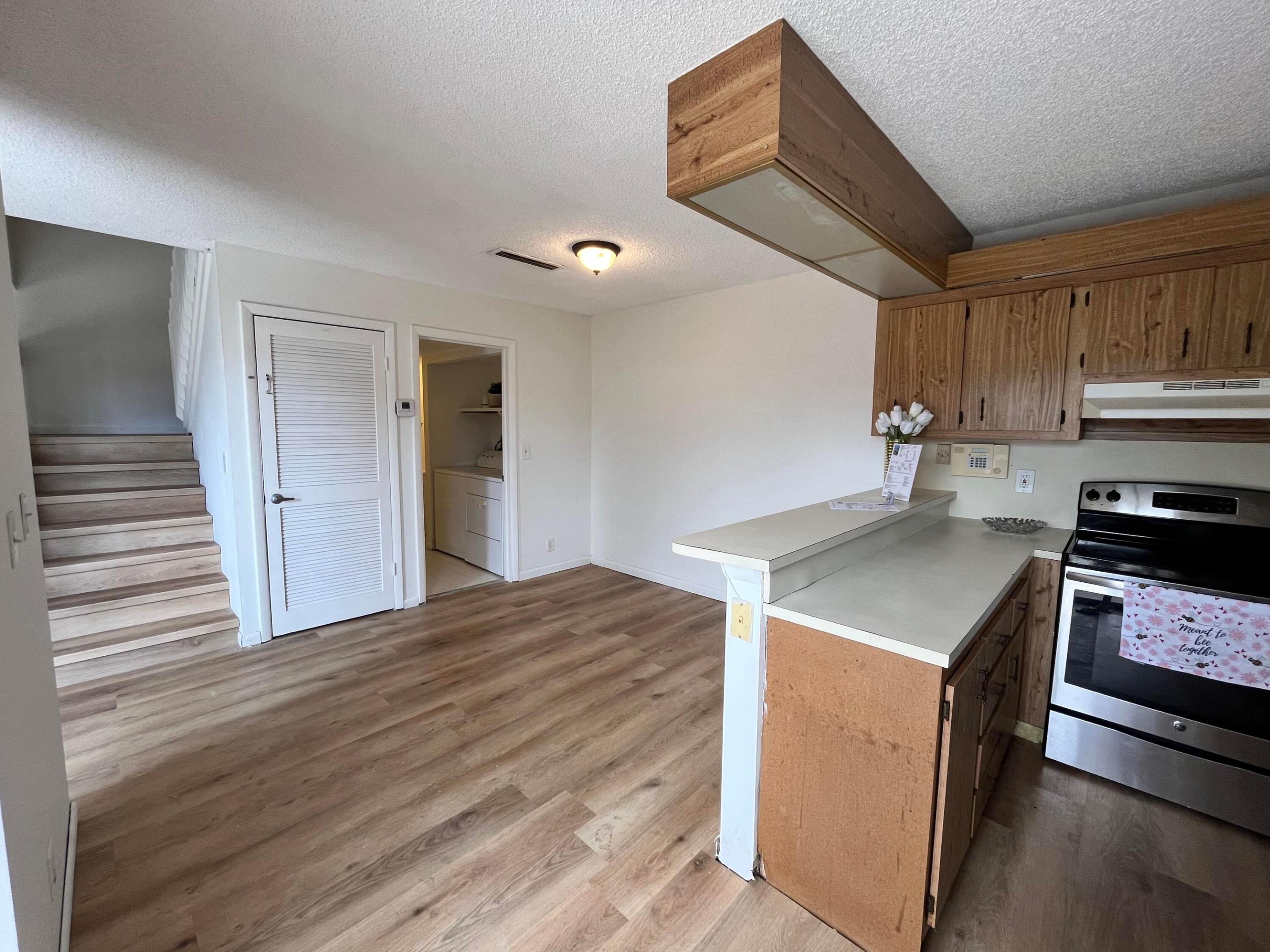 4204 Waterview Circle