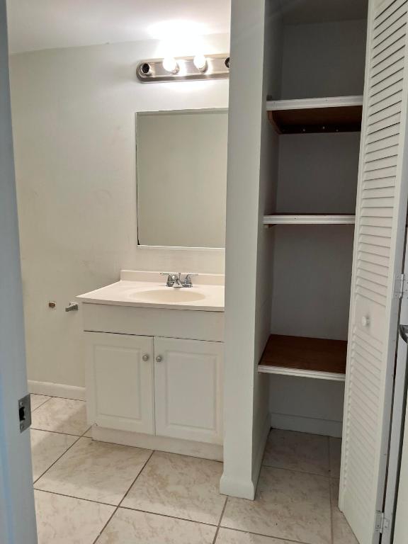 4204 Waterview Circle