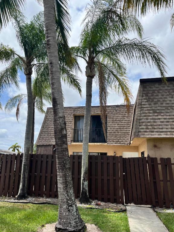 4204 Waterview Circle