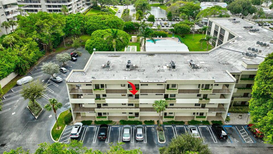555 Banyan Tree Lane 302