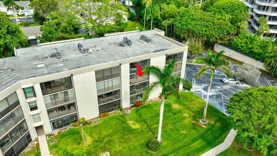 555 Banyan Tree Lane 302