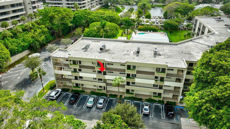 555 Banyan Tree Lane 302