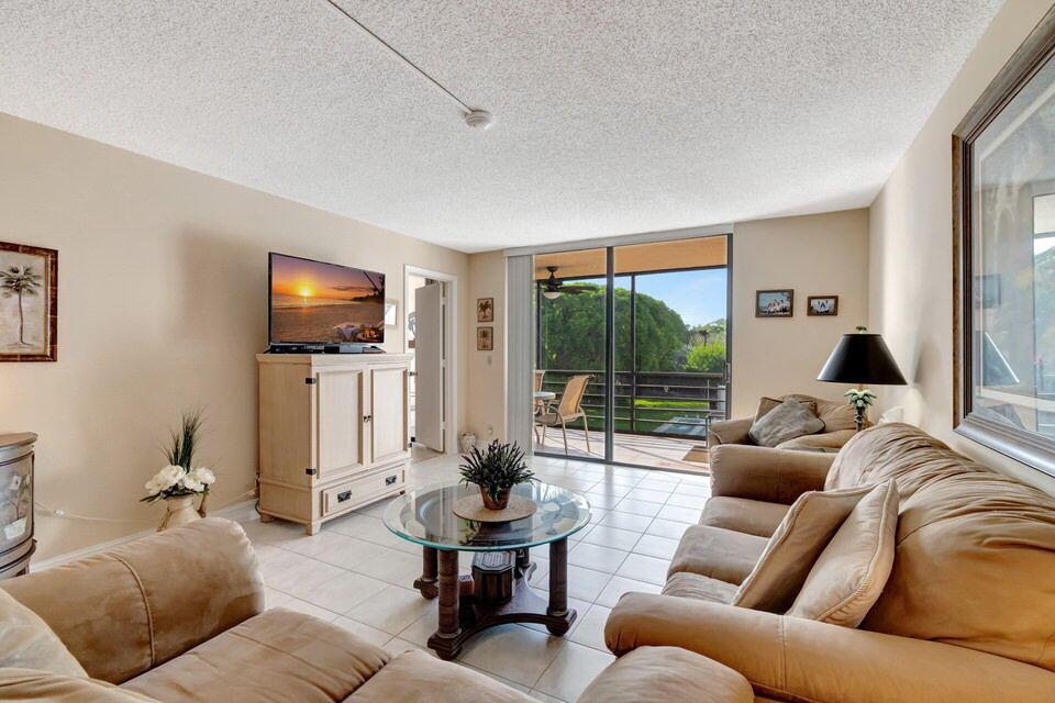 555 Banyan Tree Lane 302