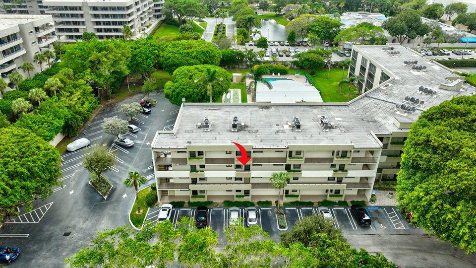 555 Banyan Tree Lane 302