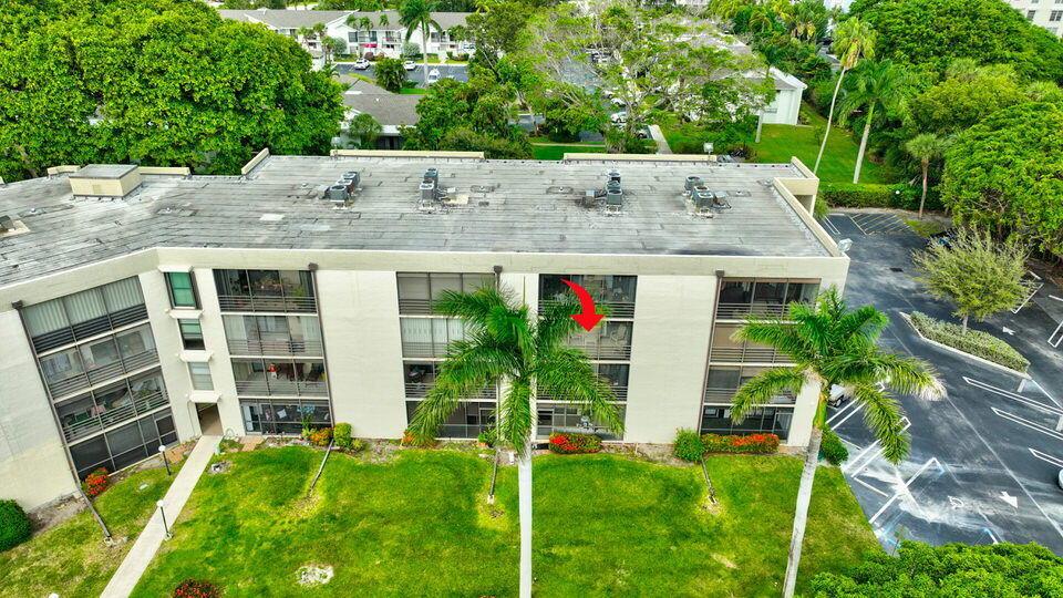 555 Banyan Tree Lane 302