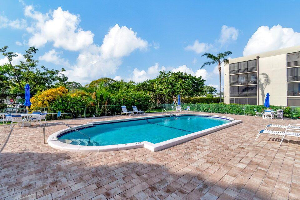555 Banyan Tree Lane 302