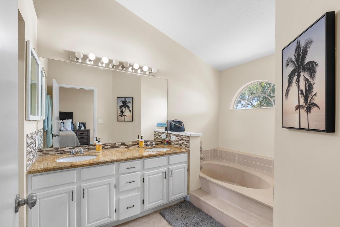 5302 Sapphire Valley