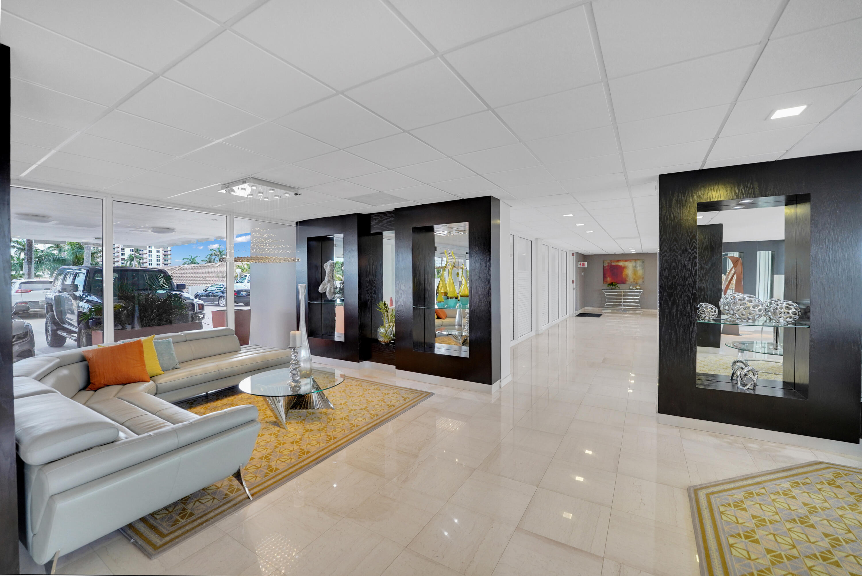 2800 E Sunrise Boulevard 19a