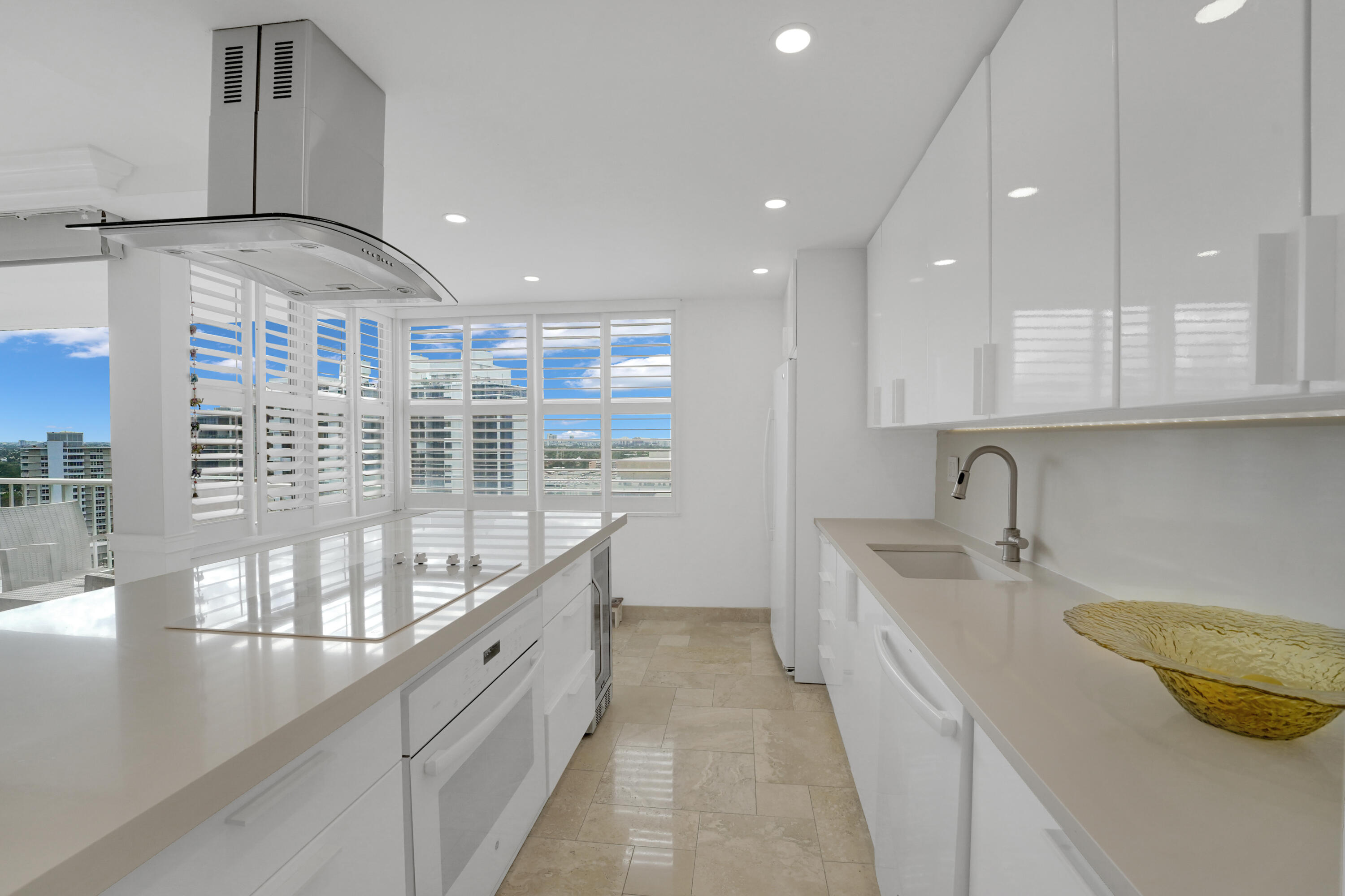 2800 E Sunrise Boulevard 19a