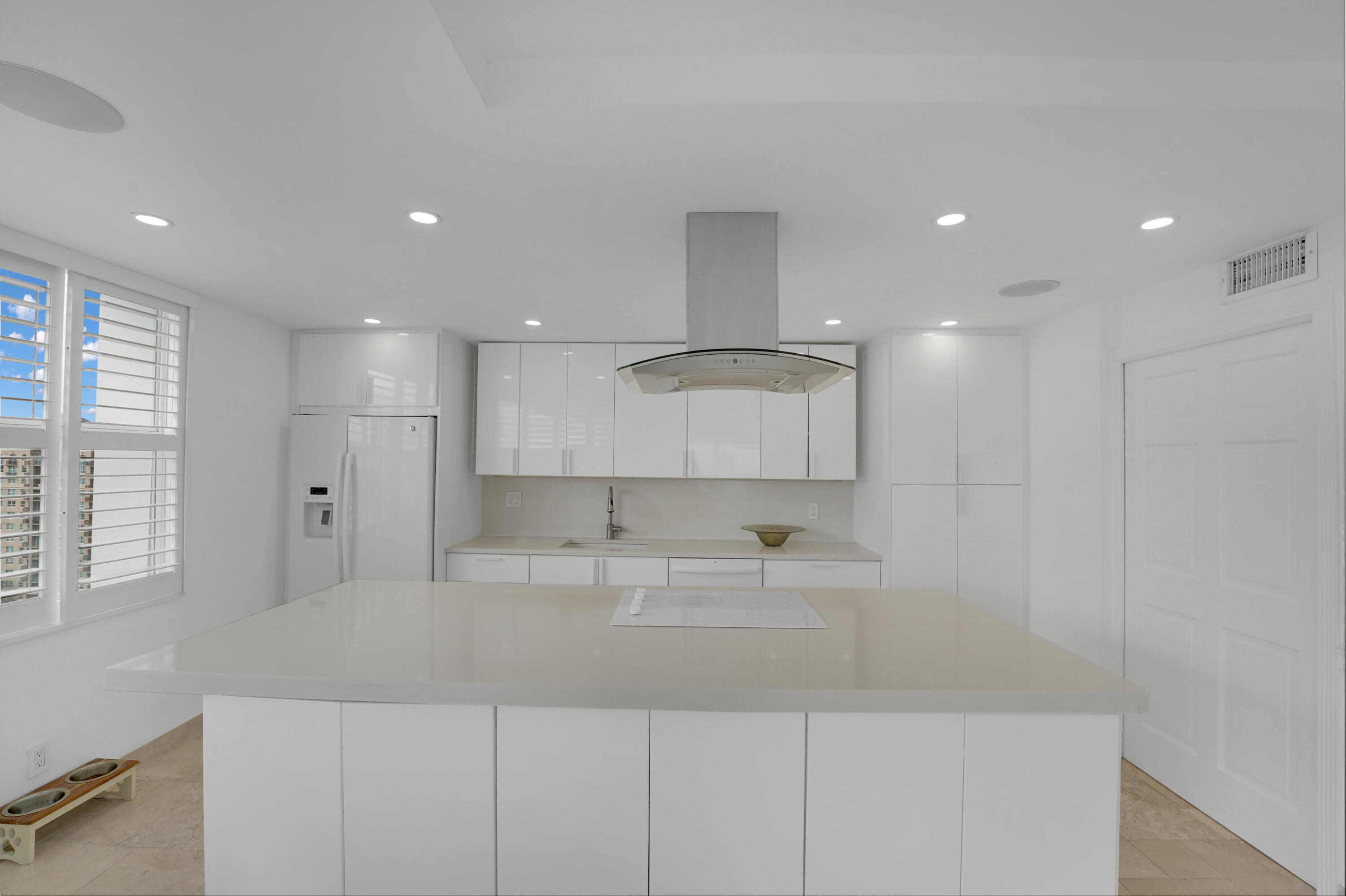 2800 E Sunrise Boulevard 19a