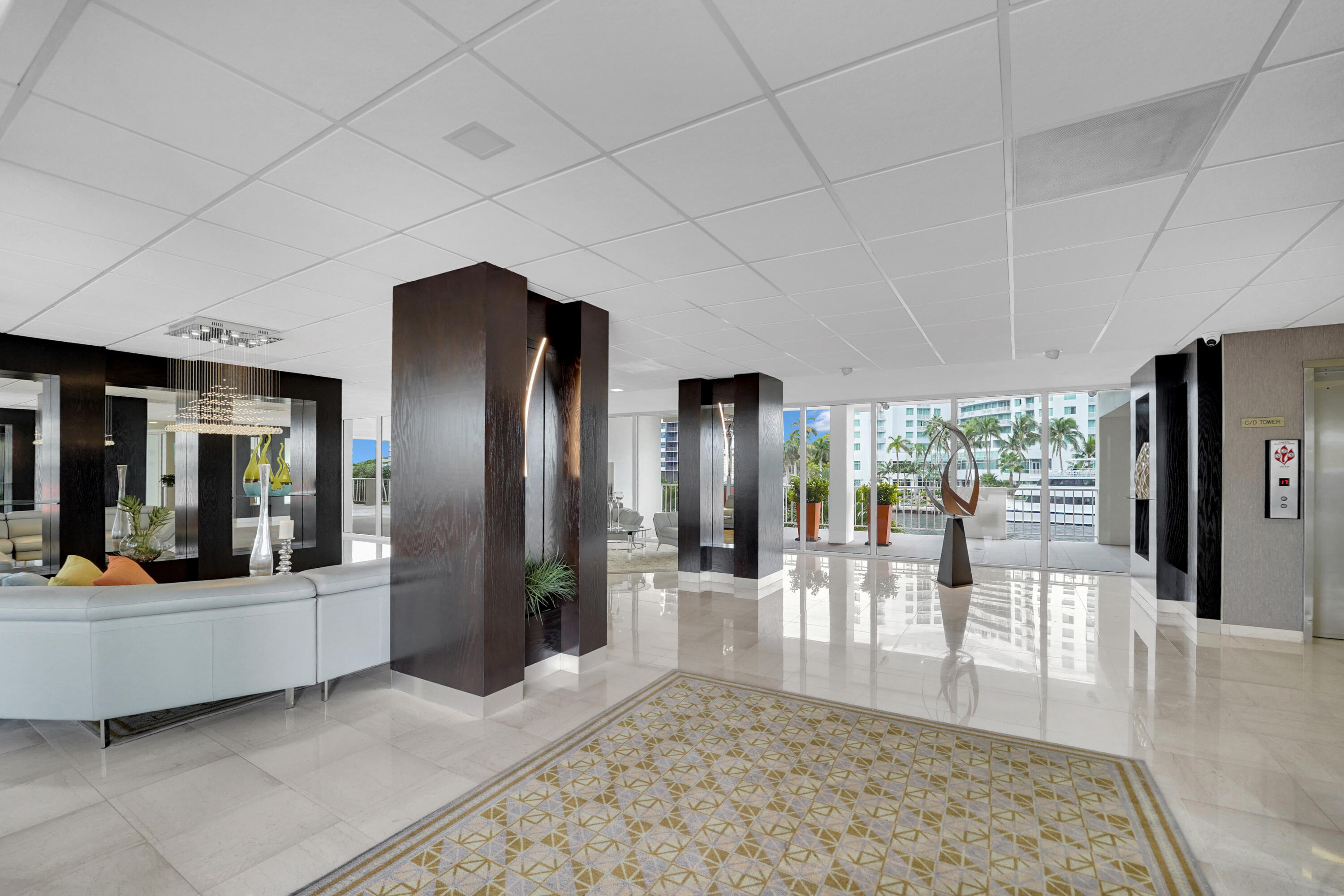 2800 E Sunrise Boulevard 19a