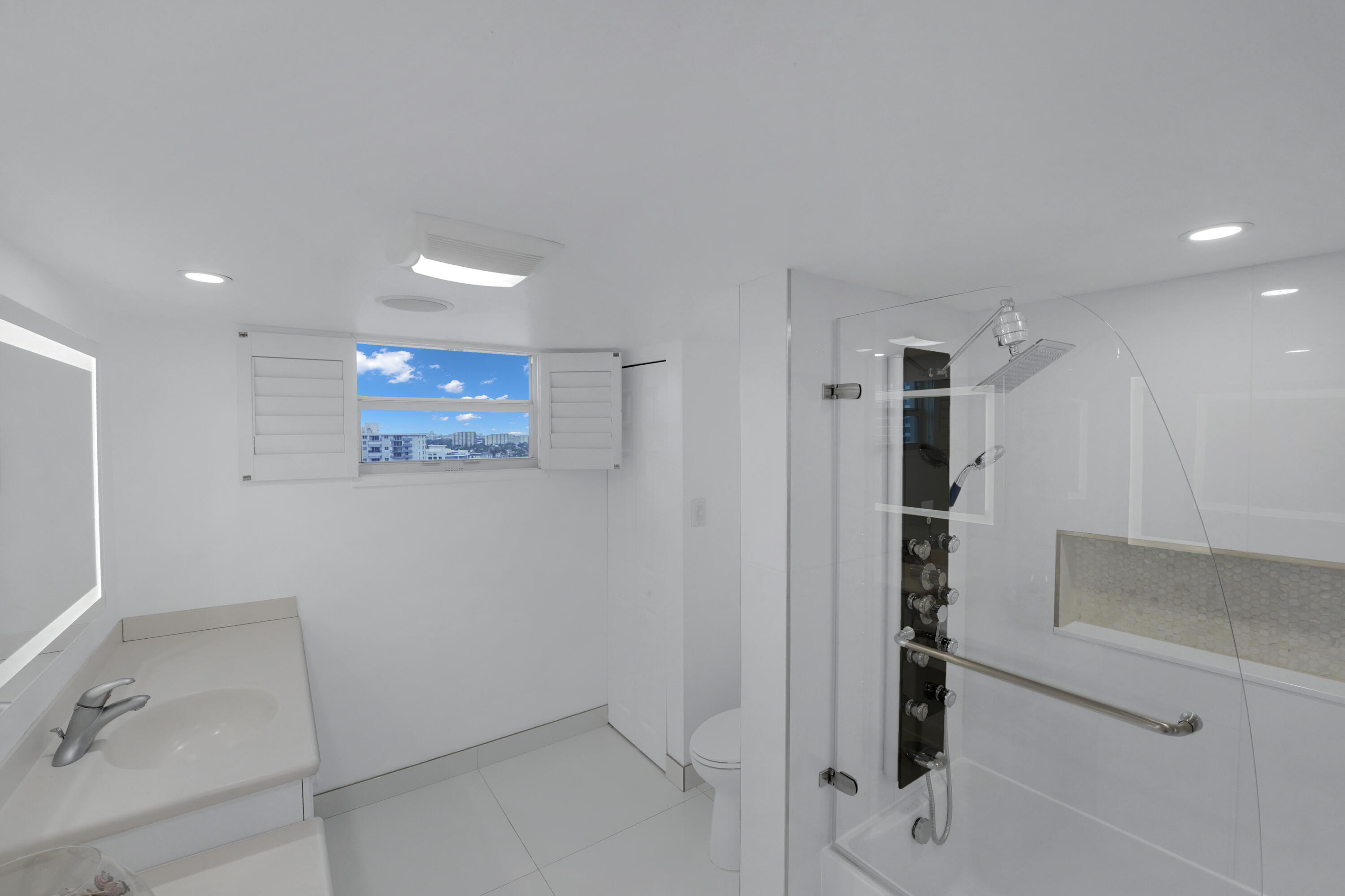 2800 E Sunrise Boulevard 19a